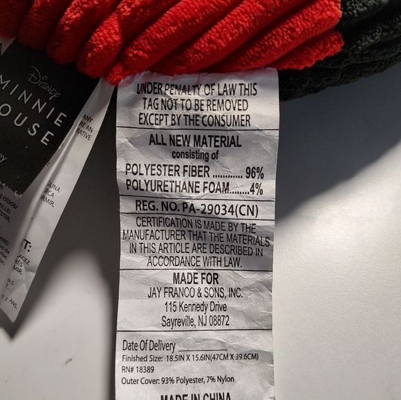 Minnie Mouse Shaped Throw - Picture 6 of 6